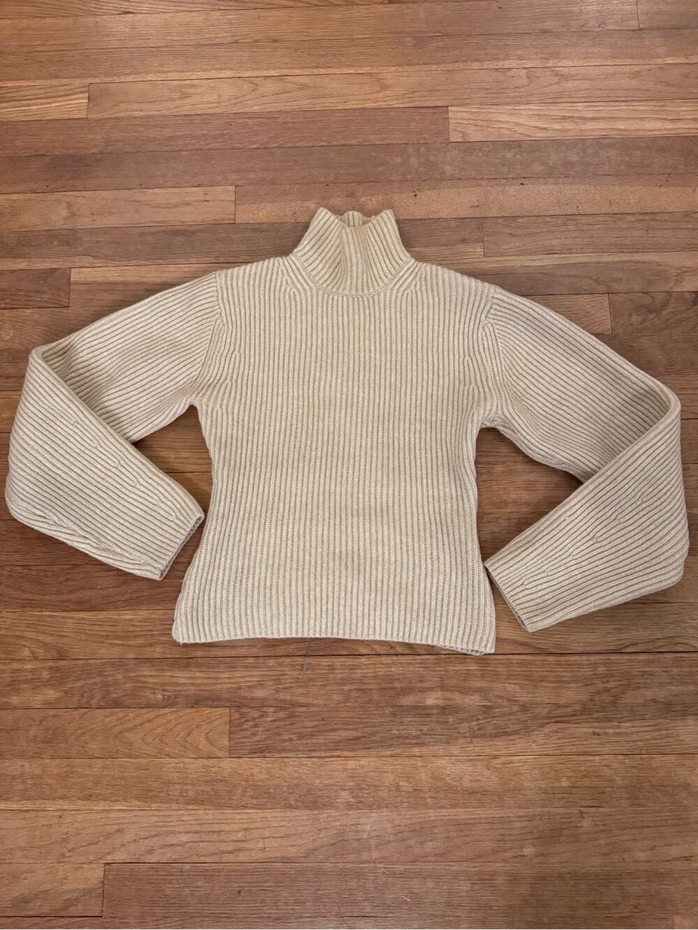 H&M Women's Cream Wool Blend Ribbed Turtleneck Sweater - Size XS
 b6
